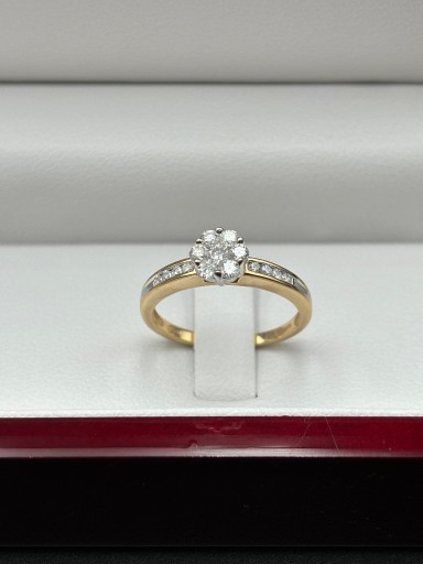 Zdjęcie oferty: Złoty pierścionek z brylantami / diamentami 0,50ct