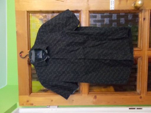 Zdjęcie oferty: Koszula męska, czarna w jasne kropki, rozmiar S