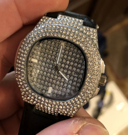 Zdjęcie oferty: Sprawny zegarek z kryształkami, męski lub damski 