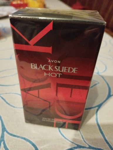 Zdjęcie oferty: Avon Black Suede Hot !