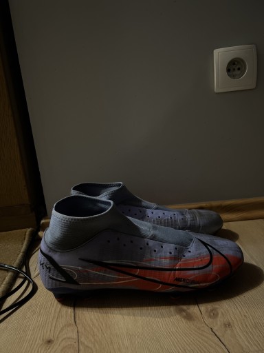 Zdjęcie oferty: Buty Nike Mercurial Superfly 8 Academy Mbappe 46