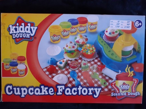 Zdjęcie oferty: Cupcake Factory zestaw do zabawy ciastoliną