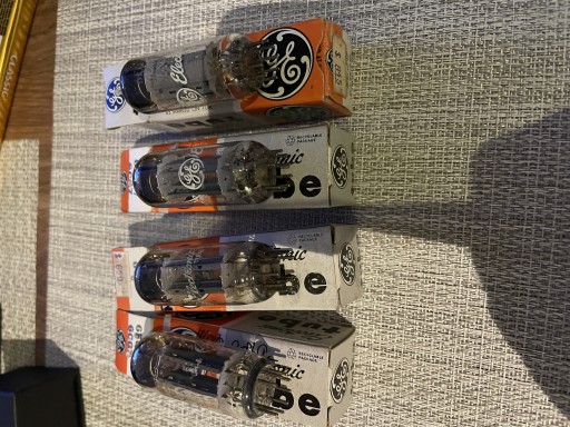 Zdjęcie oferty: GENERAL ELECTRIC Tube 6FQ7/6CG7 (kwadra)