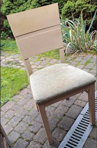 Zdjęcie oferty: Zestaw 6 drewnianych krzeseł 