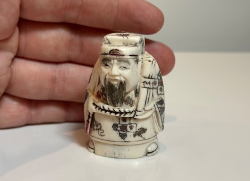 Zdjęcie oferty: Netsuke - Uczony ze zwojem - Japonia XX w. 