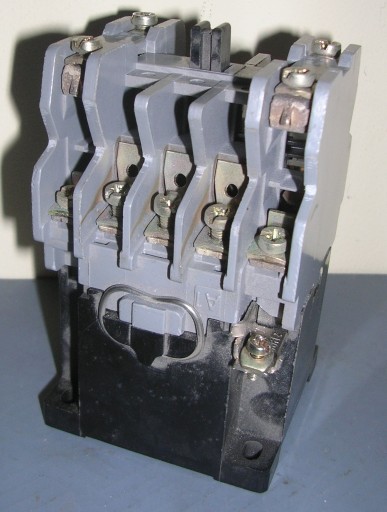 Zdjęcie oferty: Stycznik SLA 16 II 220V 32A