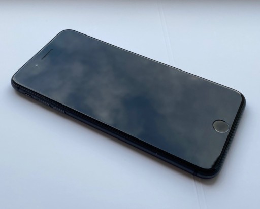 Zdjęcie oferty: iPhone 8 plus 64 GB bardzo dobry stan, komplet