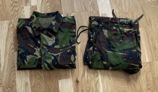 Zdjęcie oferty: Mundur brytyjski lekki Combat woodland r. MR