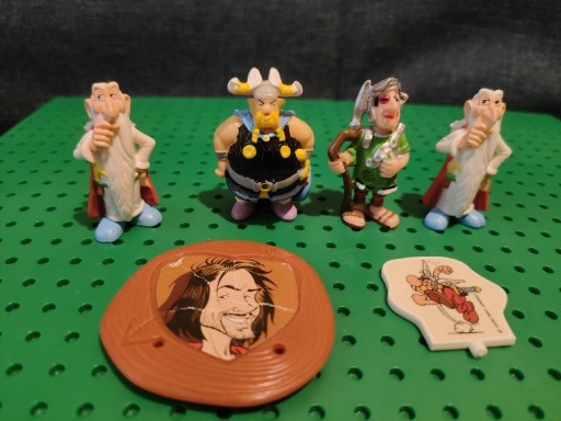 Zdjęcie oferty: Asterix i Obelix figurki z Kinder Niespodzianka 
