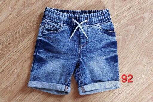 Zdjęcie oferty: Spodenki jeansowe chłopięce 92