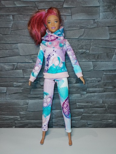 Zdjęcie oferty: Dres z kapturem dla lalki typu Barbie