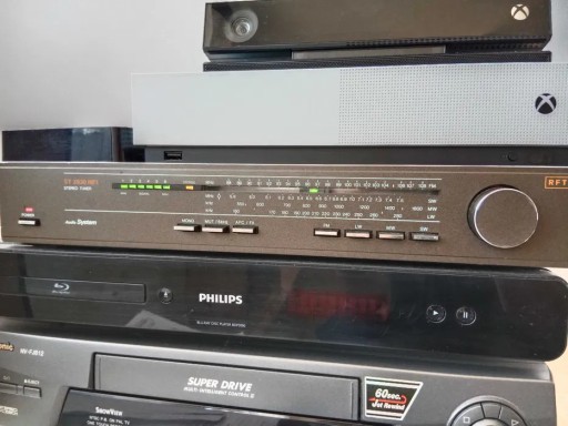 Zdjęcie oferty: Tuner radiowy RFT model ST 3930