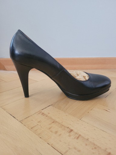 Zdjęcie oferty: Ryłko skórzane czółenka  buty na obcasie, r. 37,5