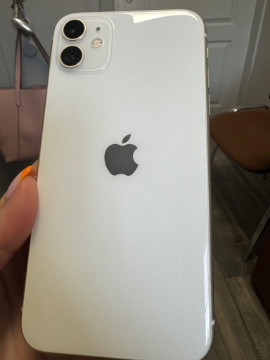 Zdjęcie oferty: iPhone 11 używane 128 GB biało srebrne