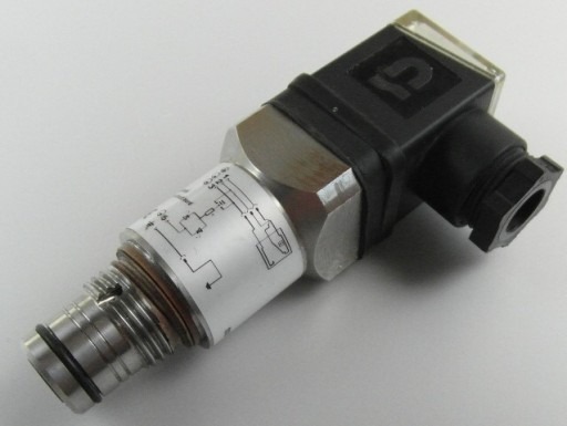 Zdjęcie oferty: CZUJNIK WSKAŹNIK ZABRUDZENIA ZUŻYCIA FILTRA HYDAC VD 5 D.0/-L24 24V 420bar