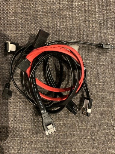 Zdjęcie oferty: Kabel przewód SATA III do dysków HDD SSD 5x 50 cm