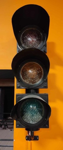 Zdjęcie oferty: Sygnalizacja drogowa, światła drogowe 3 kolory