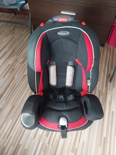 Zdjęcie oferty: Fotelik samochodowy 9-36kg Graco 