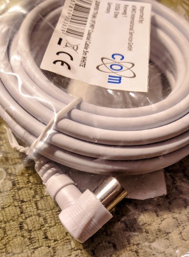 Zdjęcie oferty: Kabel przewód antenowy 5m biały 75Ohm 100% Nowy