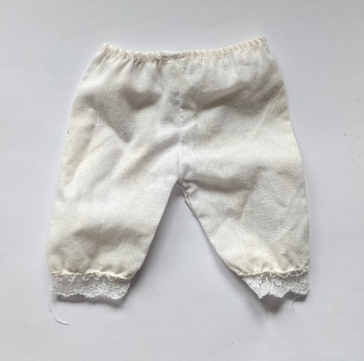 Zdjęcie oferty: Spodnie białe ubranko dla dużej lalki z koronką
