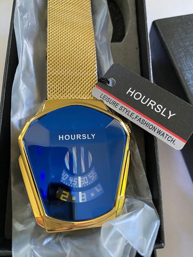 Zdjęcie oferty: Zegarek elektroniczny z branzoletą kolor złoty