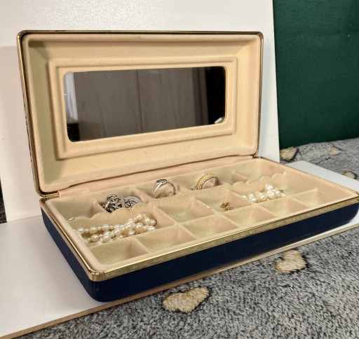 Zdjęcie oferty: pudelko na biżuterie, organizer, szkatułka vintage