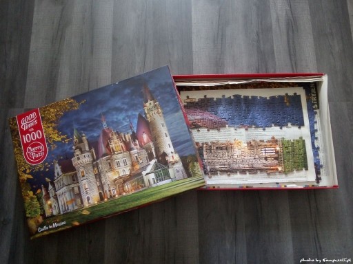 Zdjęcie oferty: Puzzle 1000 Castle in Moszna cherry pazzi komplet