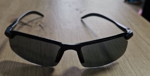 Zdjęcie oferty: Okulary przeciwsłoneczne uniseks