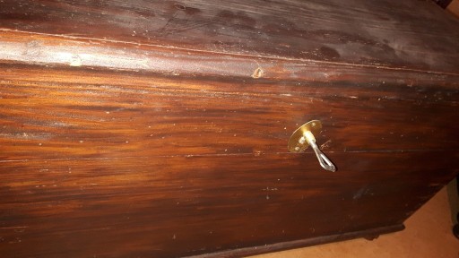 Zdjęcie oferty: Stara skrzynia skrzynka posagowa  drewno kufer  