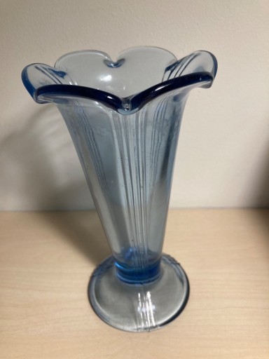 Zdjęcie oferty: Ząbkowice błękitny stary wazon z falbanką