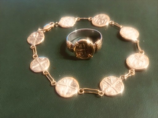 Zdjęcie oferty: Komplet złoto/srebro pierścionek i bransoletka.