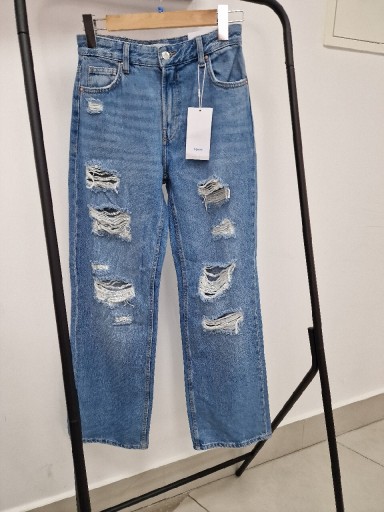 Zdjęcie oferty: Spodnie jeansowe Bershka Claudia r 34