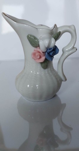 Zdjęcie oferty: Figurka porcelanowa Wazon w kwiaty