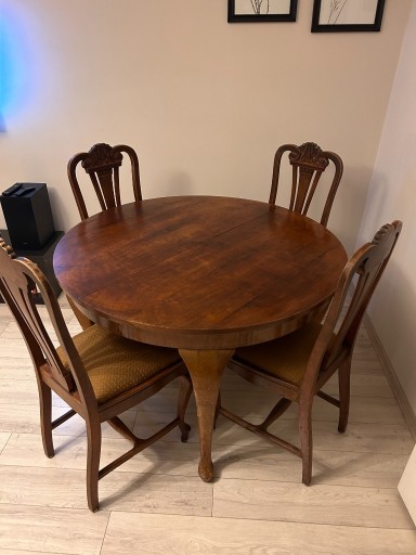 Zdjęcie oferty: Stół z kompletem krzeseł ANTYK 1920