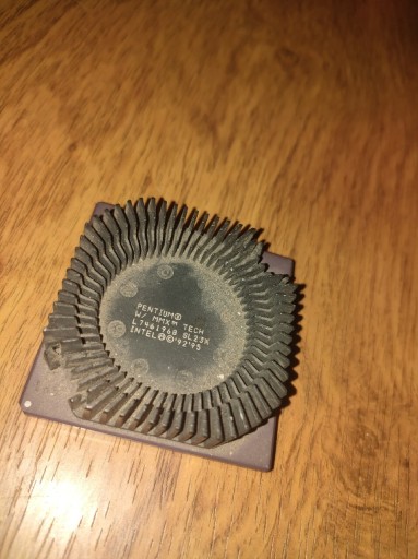 Zdjęcie oferty: Intel PENTIUM L7461960 SL23X