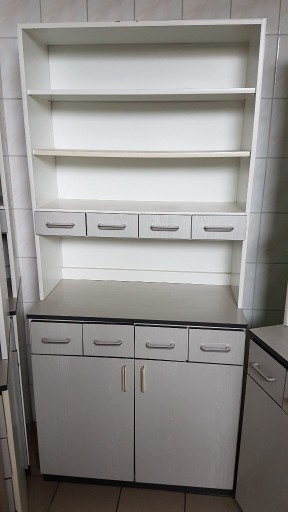 Zdjęcie oferty: Podświetlane regały i szafki apteczne z szufladami