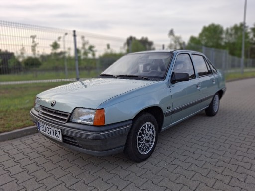 Zdjęcie oferty: Opel Kadett sedan 1.4 LS stan kolekcjonerski 