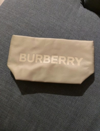 Zdjęcie oferty: Piękna kosmetyczka Burberry