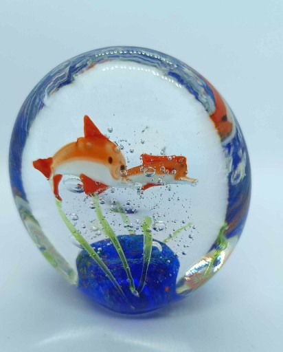 Zdjęcie oferty: Szklany przycisk do papieru akwarium jak Murano 