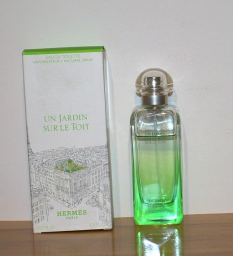 Zdjęcie oferty: Un Jardin Sur Le Toit Hermes  ubytek 