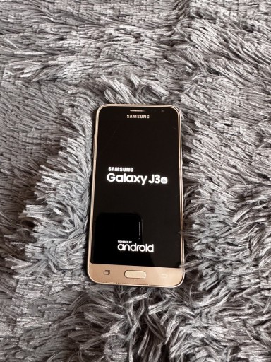 Zdjęcie oferty: Telefon samsung galaxy J3