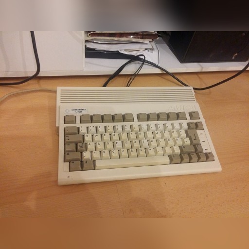 Zdjęcie oferty: Amiga 600, 2 MB Chip RAM, ROM 3.1