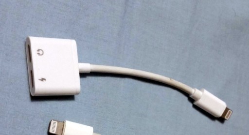 Zdjęcie oferty: Adapter Lightning / 2x Lightning (f) ład. + słuch.