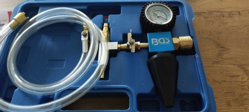 Zdjęcie oferty: Tester szczelności układu chłodzenia BGS Technic