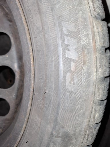 Zdjęcie oferty: Opony zimowe felgi stalowe Volkswagen Passat b7 