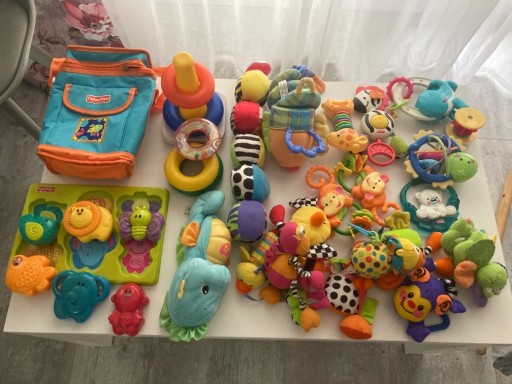 Zdjęcie oferty: Fisher price  zestaw zabawek i termos 