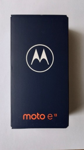 Zdjęcie oferty: Motorola Moto E13 2 GB/64 GB Creamy White zestaw