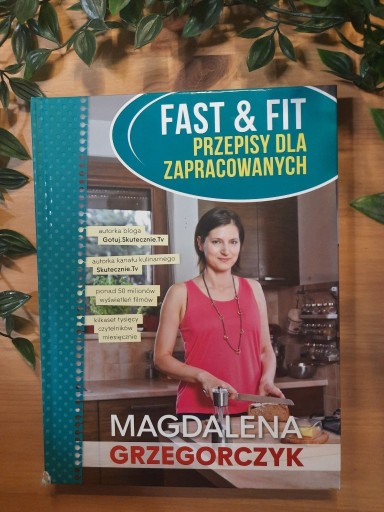 Zdjęcie oferty: Książka kucharska FAST&FIT 