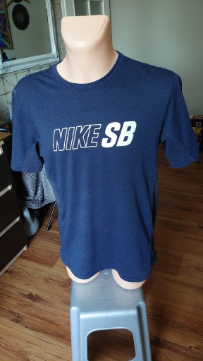 Zdjęcie oferty: Nike SB t-shirt męski M granatowy lato skateboarding