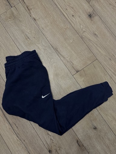 Zdjęcie oferty: Dresy nike L granatowe męskie